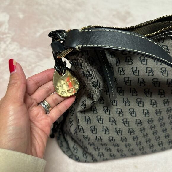 Dooney & Bourke Jacquard signature large bag - Picture 3 of 16